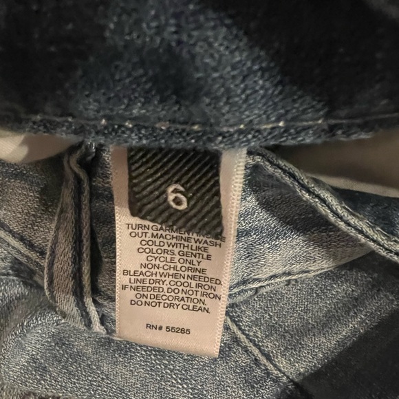 Relaxed light denim shorts from Express - Picture 4 of 6